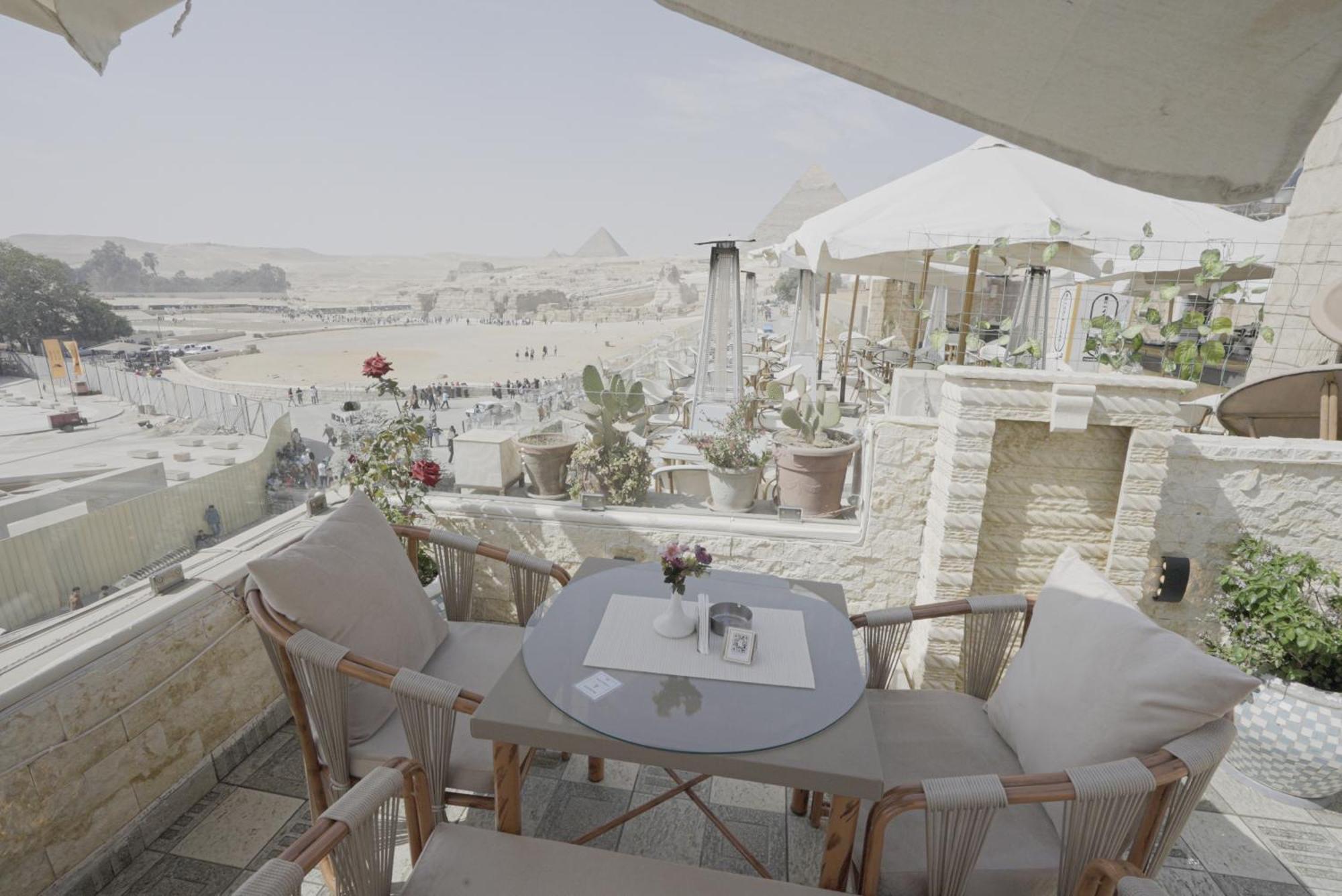 Queen Cleopatra Pyramids Hotell Kairo Exteriör bild