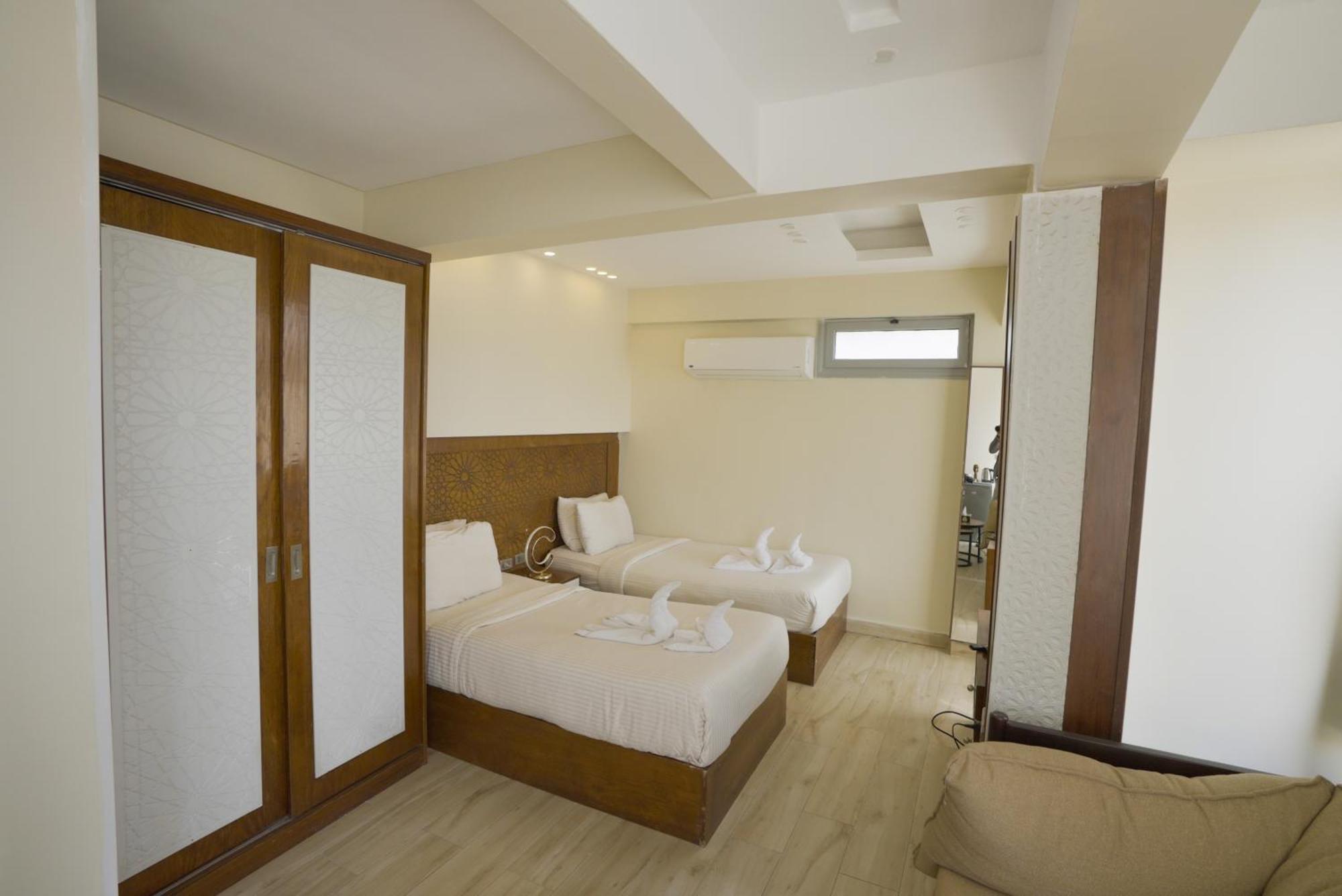 Queen Cleopatra Pyramids Hotell Kairo Exteriör bild